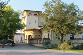 Гостиница Villa Belvedere 1849  Мизано-Ди-Джера-Д'адда